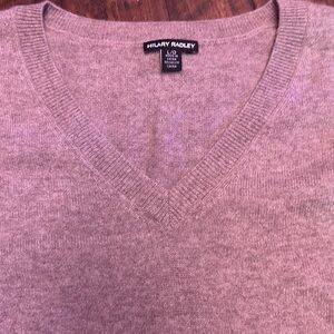 NWOT. Hilary Radley grey 100% cashmere v-neck sweater. Size L.